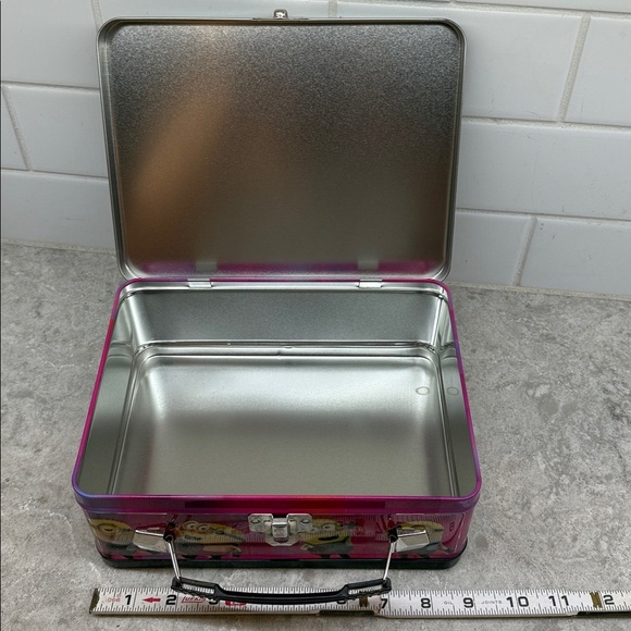 Minions Dance Lunchbox. Like New - Picture 5 of 7